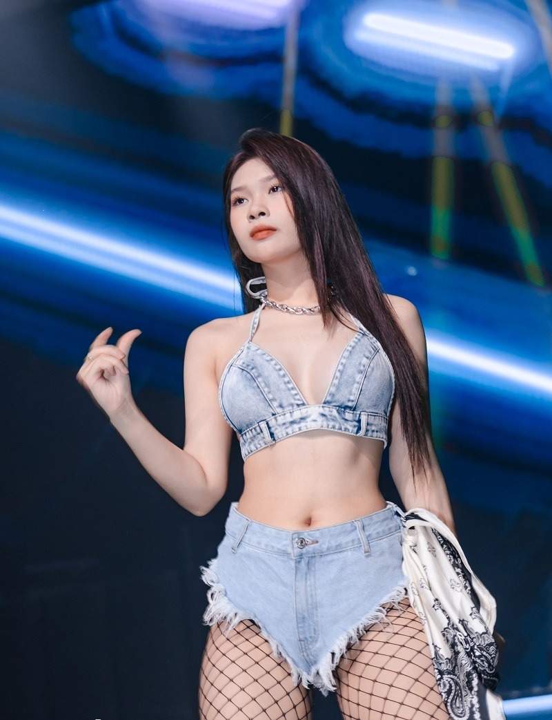 Ảnh gái bar mặc bikini jean sexy Ảnh gái bar mặc bikini jean sexy