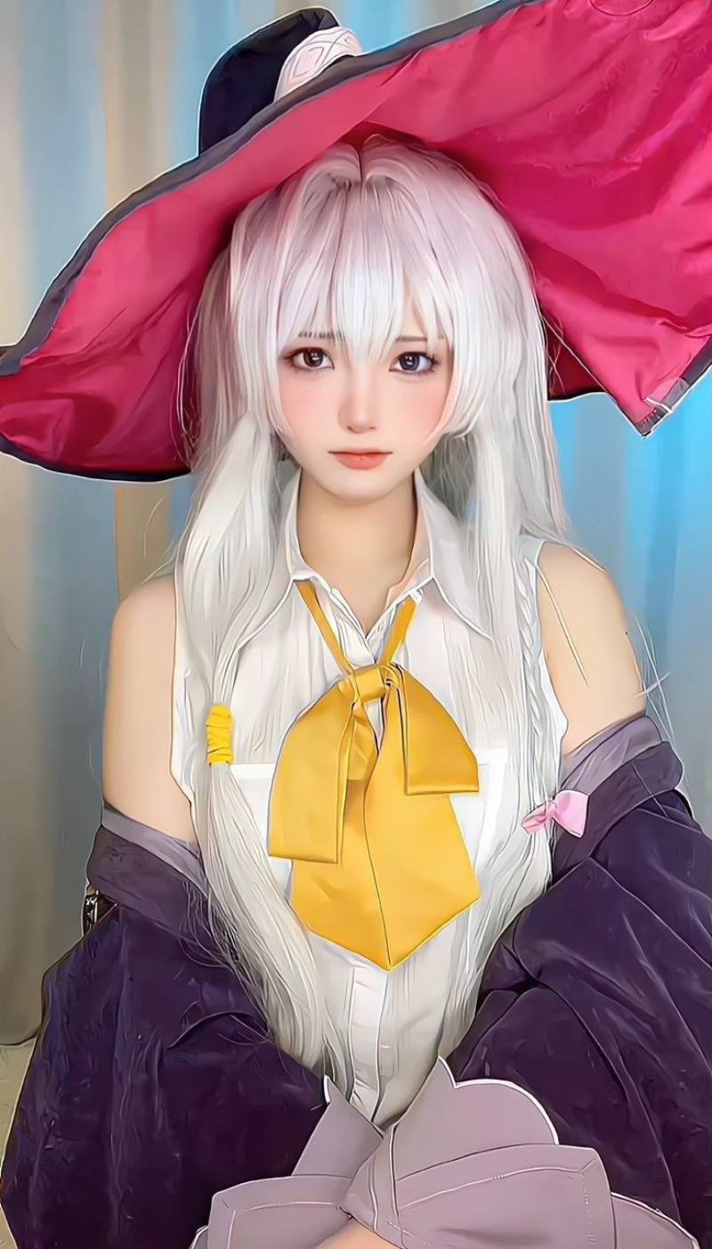 Ảnh gái xinh cosplay phù thủy phép thuật