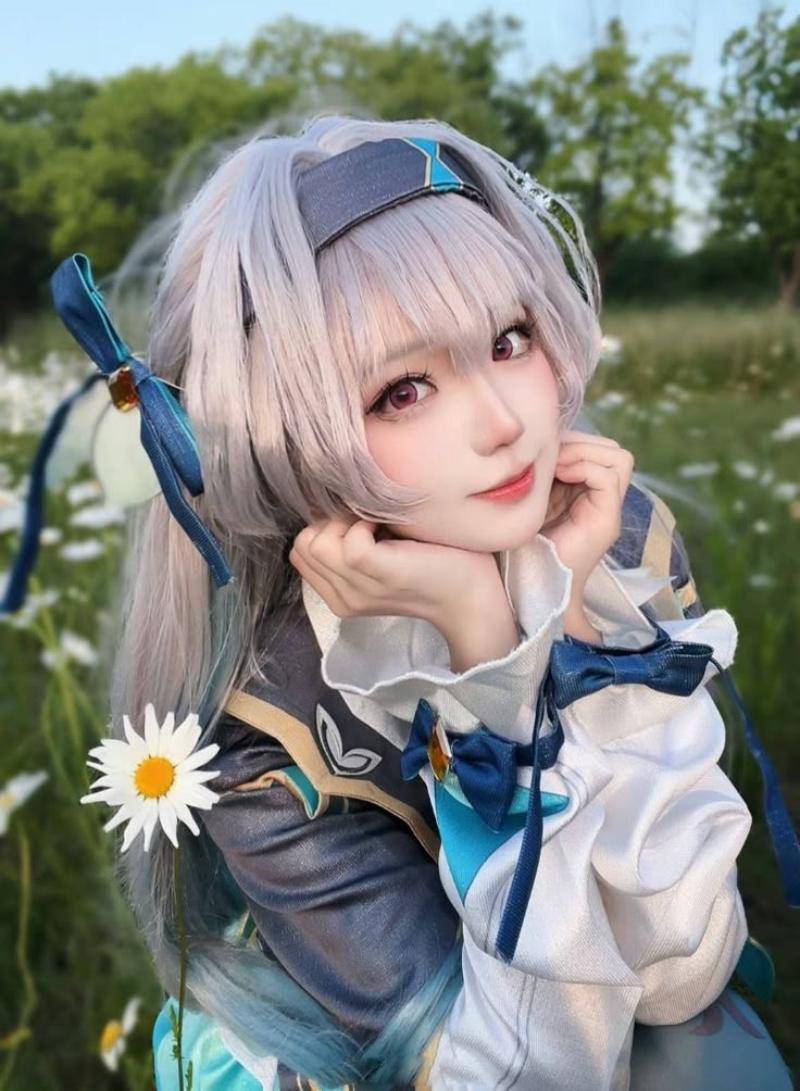 Ảnh gái xinh cosplay nhân vật game Star Rail