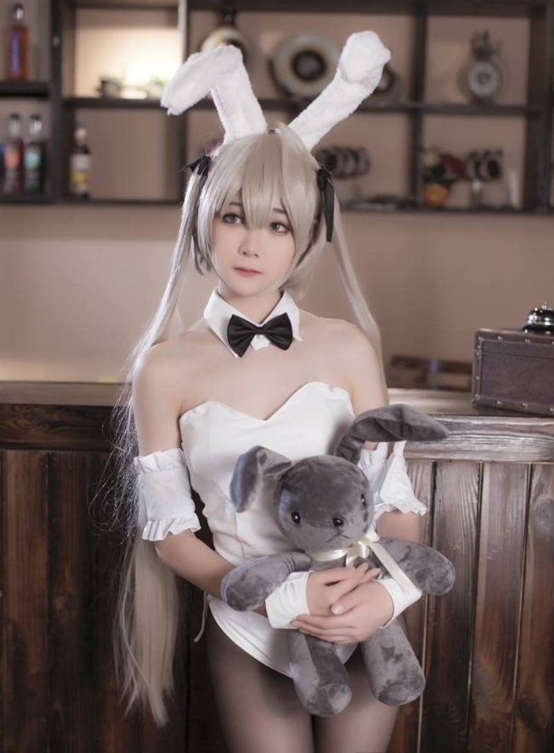 Ảnh gái xinh cosplay thỏ trắng đáng yêu