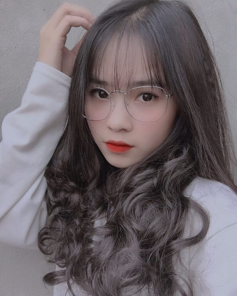 Ảnh gái xinh cute đeo kính