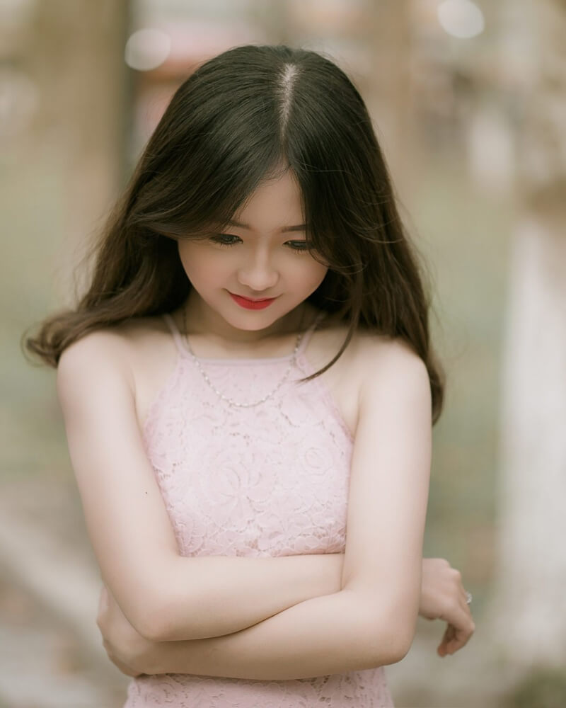 Ảnh gái xinh cute mặc áo hở vai