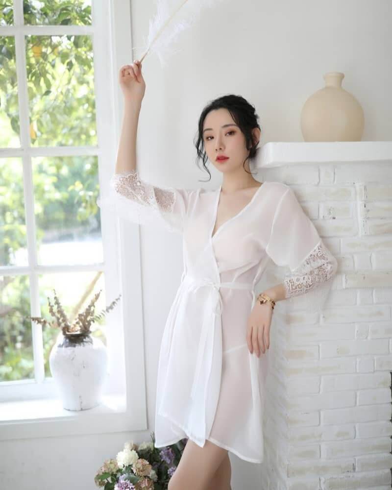 Ảnh gái xinh quyến rũ mặc đồ ngủ trắng Ảnh gái xinh quyến rũ mặc đồ ngủ trắng