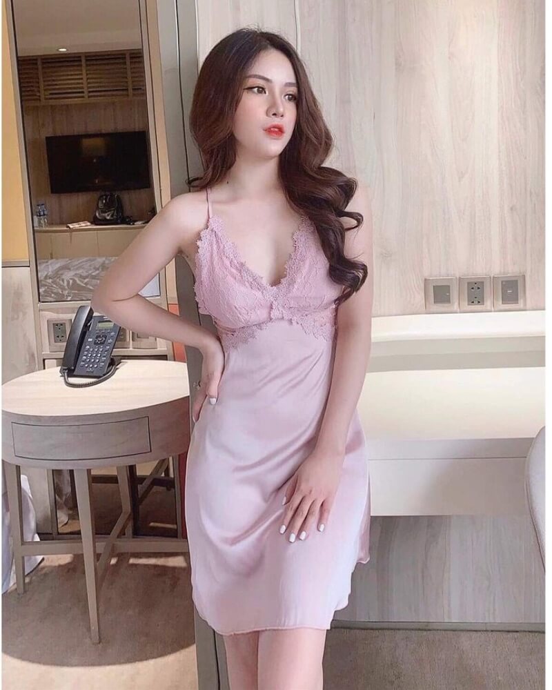 Ảnh gái xinh quyến rũ mặc đồ ngủ hồng Ảnh gái xinh quyến rũ mặc đồ ngủ hồng
