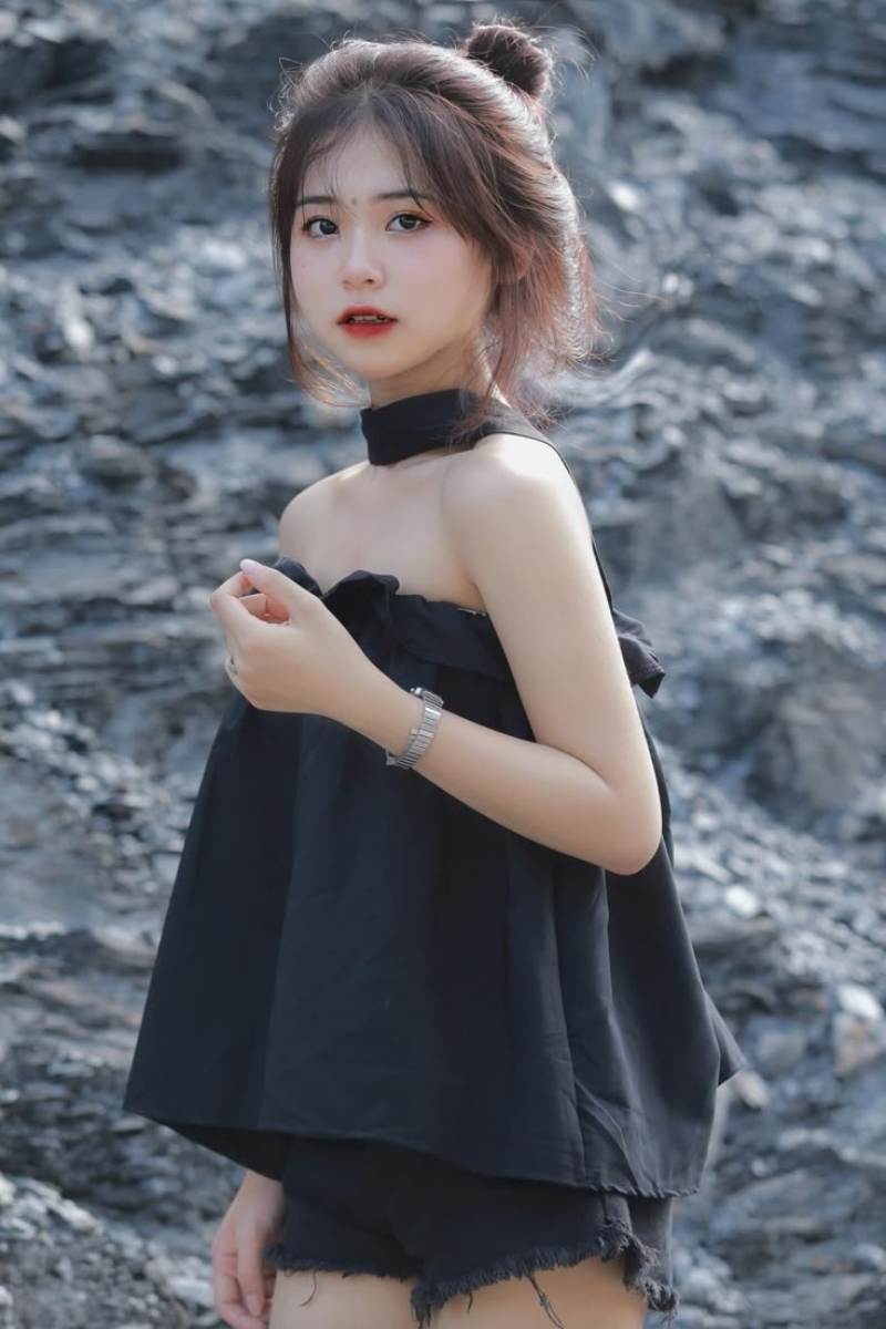 Ảnh gái xinh Việt Nam mặc váy đen