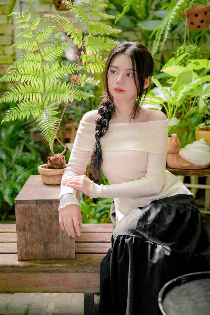 Ảnh gái xinh Việt Nam ngồi trên ghế