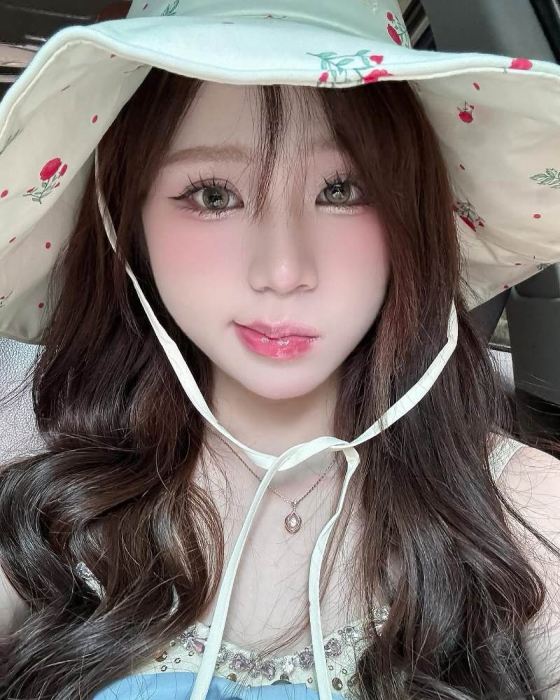 Ảnh TikToker Hạnh Nhi đội nón siêu dễ thương Ảnh TikToker Hạnh Nhi đội nón siêu dễ thương