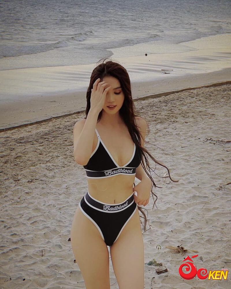 Ảnh Ngọc Trinh mặc bikini quyến rũ