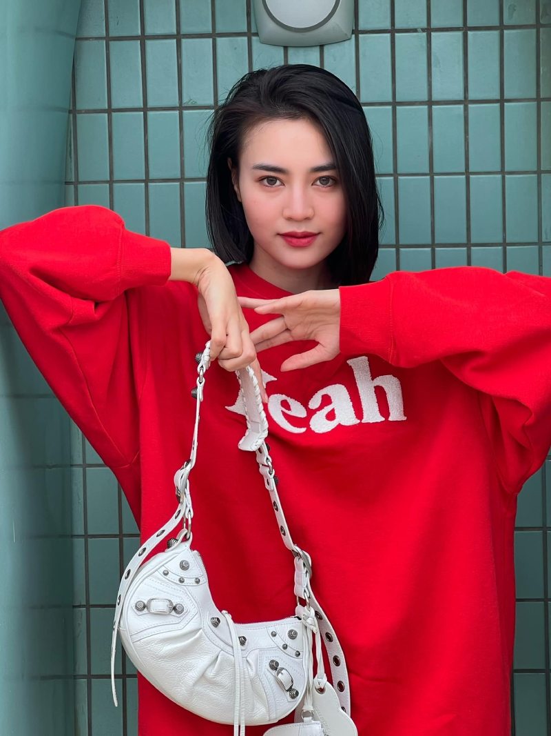 Ảnh Ninh Dương Lan Ngọc phong cách đời thường xinh đẹp