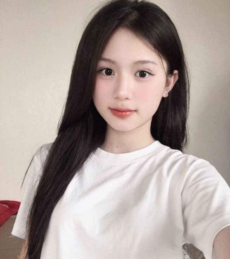 Gái xinh 2k8 tóc dài cute Gái xinh 2k8 tóc dài cute