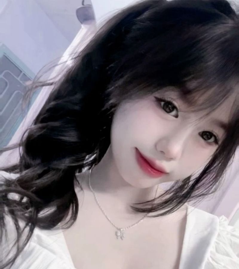 Gái xinh 2k8 tóc dài cute Gái xinh 2k8 tóc dài cute