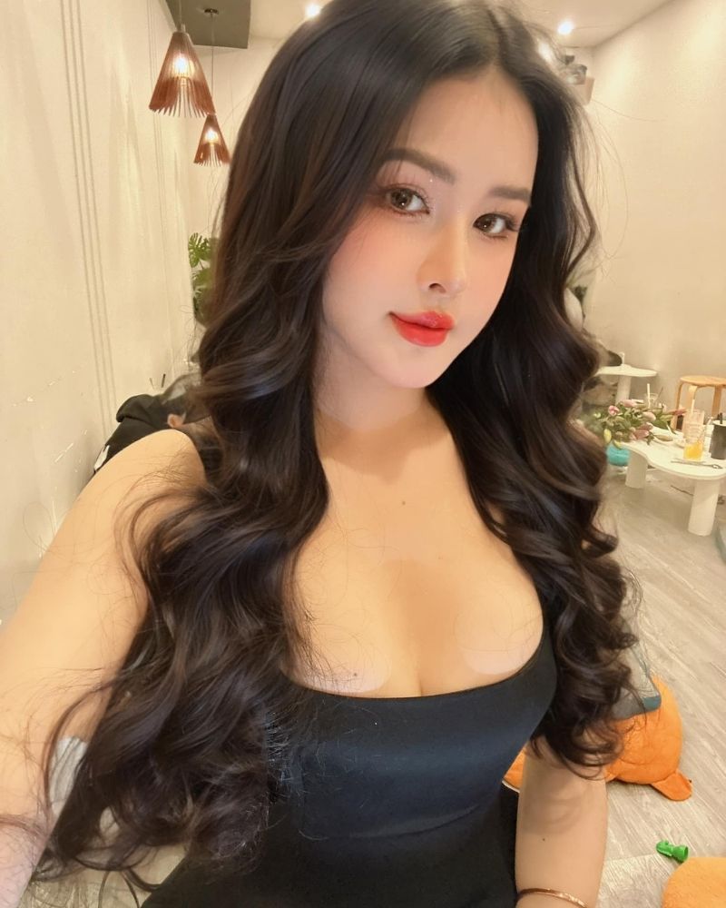 Ảnh gái xinh tự sướng khoe ngực to