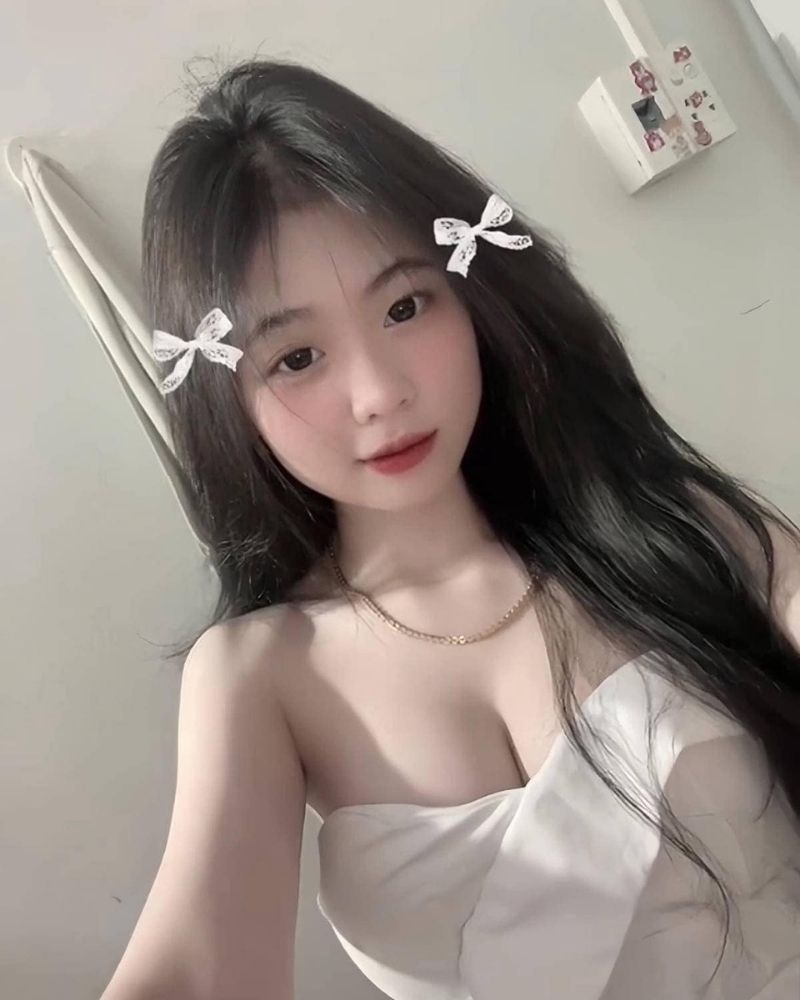 Ảnh gái xinh tự sướng trong nhà