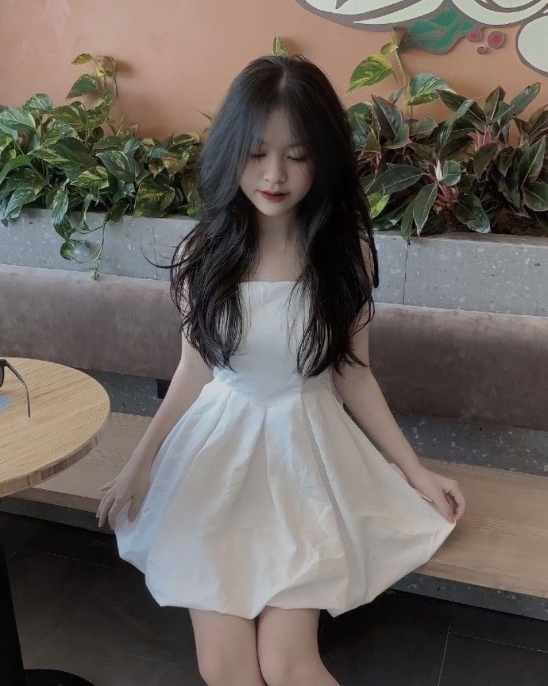 Ảnh gái xinh 2k9 mặc váy ngắn ngồi ghế Ảnh gái xinh 2k9 mặc váy ngắn ngồi ghế