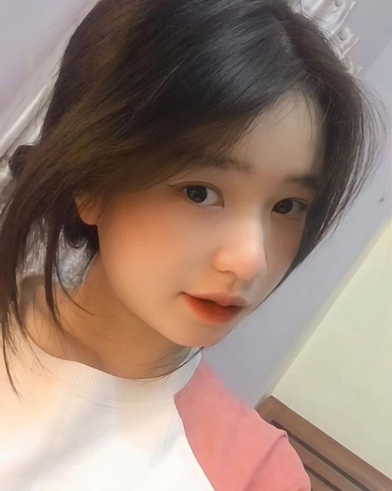 Ảnh gái xinh 2k9 nghiêng mặt 45 độ Ảnh gái xinh 2k9 nghiêng mặt 45 độ