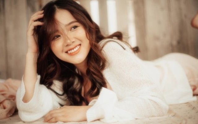 Ảnh gái xinh cười tươi, duyên dáng làm say đắm người xem