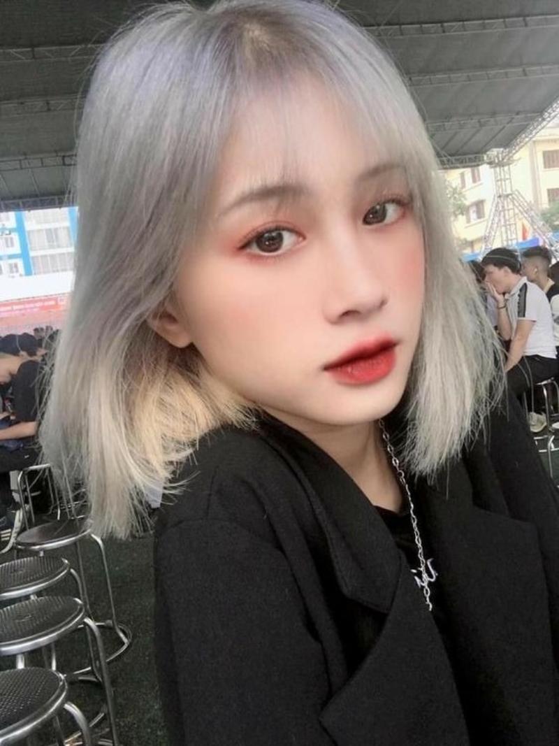Ảnh gái xinh ngầu tóc ngăn màu trắng Ảnh gái xinh ngầu tóc ngăn màu trắng