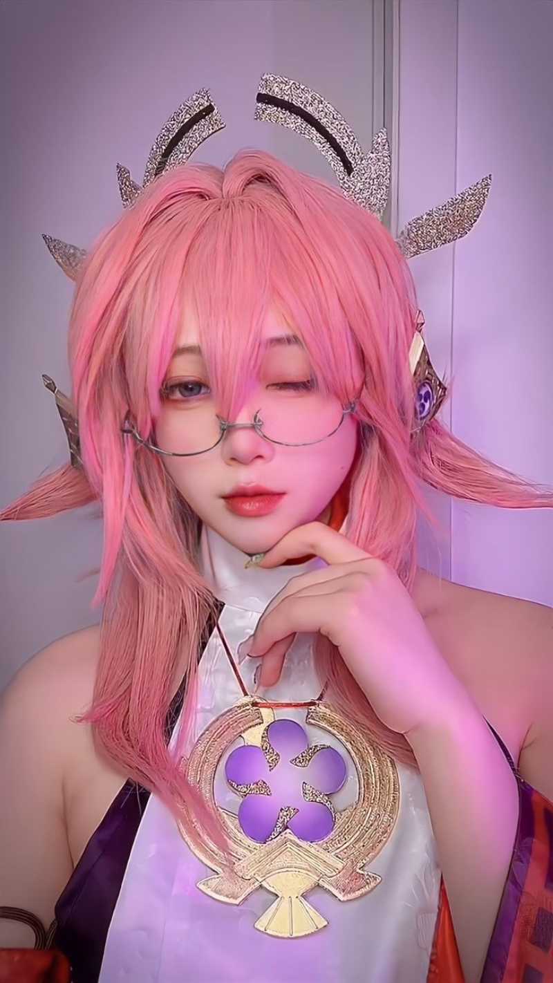 Cosplay Yae Miko thần thái cuốn hút Cosplay Yae Miko thần thái cuốn hút