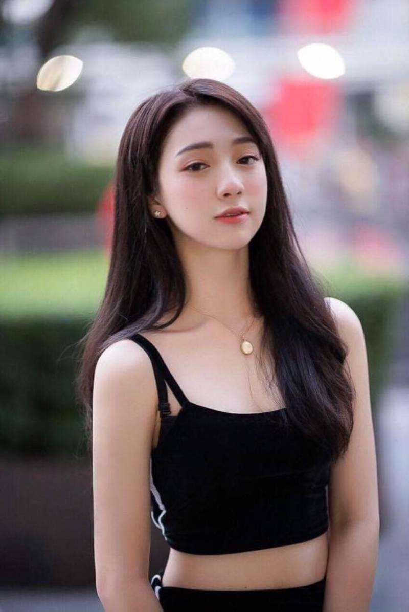 Gái xinh Thái Lan mặc croptop màu đen Gái xinh Thái Lan mặc croptop màu đen