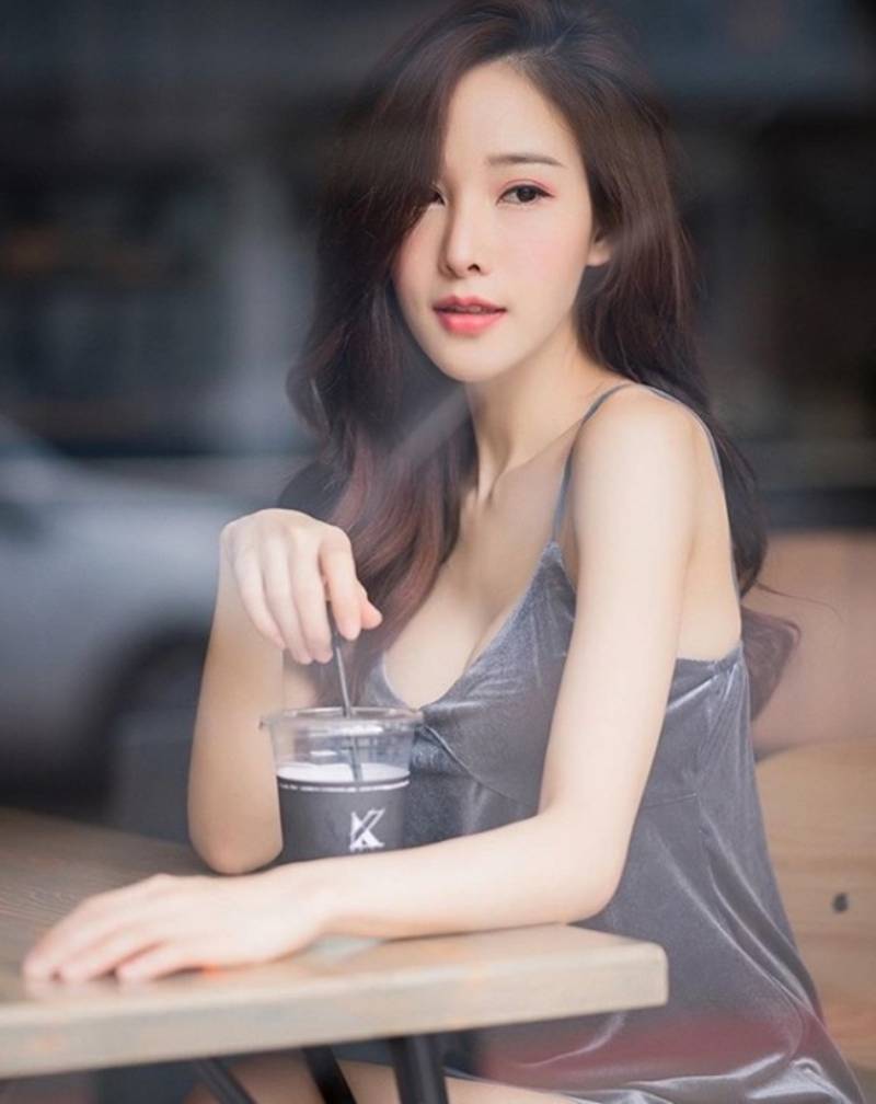 Gái xinh Thái Lan mặc đồ sexy ở quán cà phê Gái xinh Thái Lan mặc đồ sexy ở quán cà phê