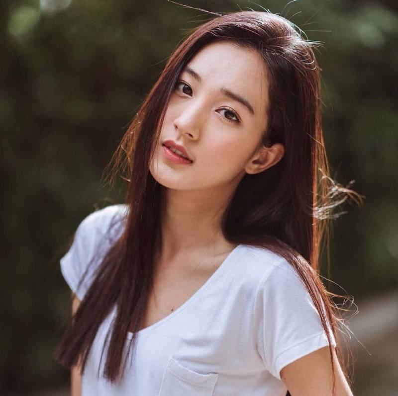 Gái xinh Thái Lan mặc áo thun trắng Gái xinh Thái Lan mặc áo thun trắng